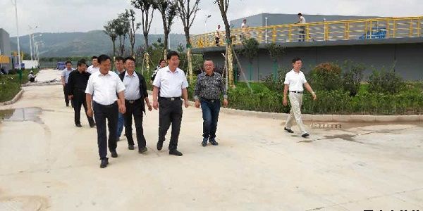 市人大常委會(huì)黨組副書記、副主任樊文浩一行調(diào)研泓源公司項(xiàng)目建設(shè)情況(圖3)