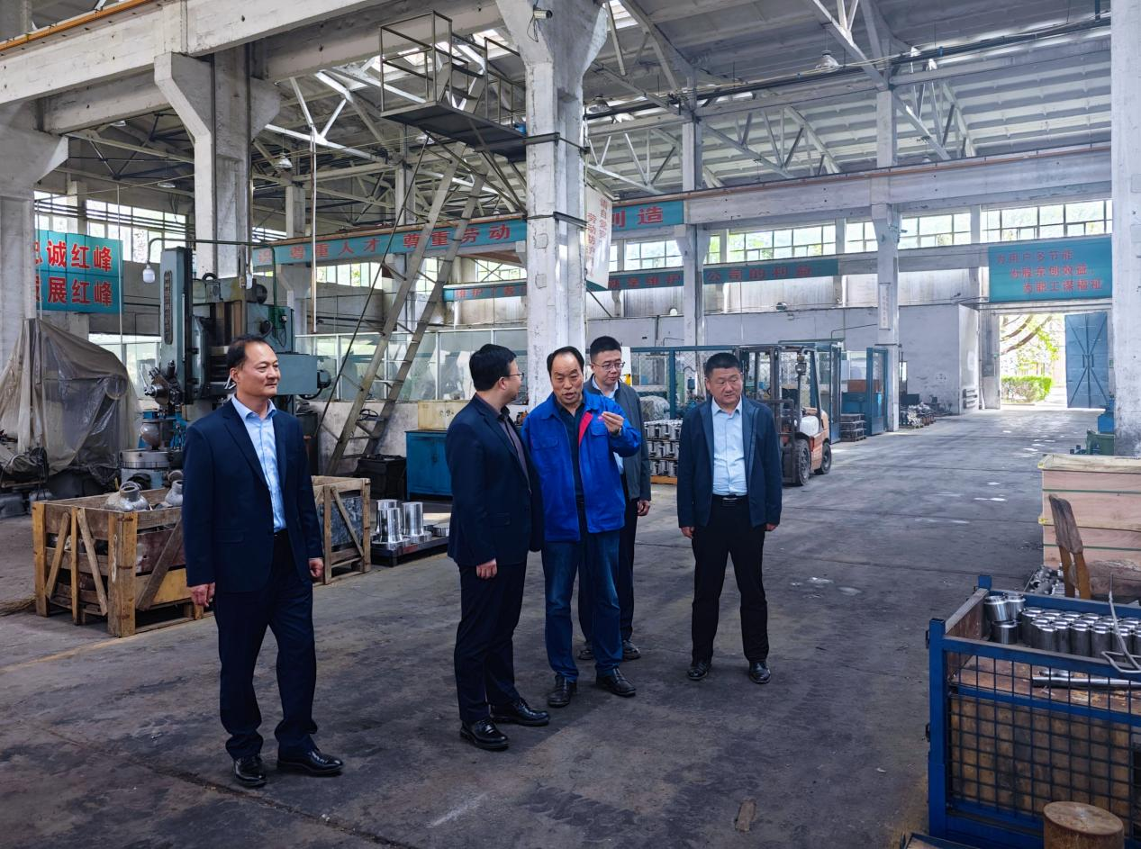 市產(chǎn)投集團(tuán)赴紅峰、虹光考察學(xué)習(xí)(圖2)